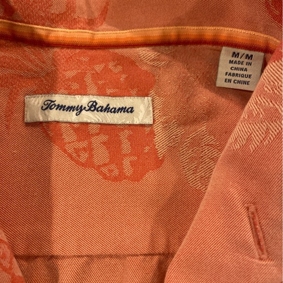 Tommy Bahama pink/coral Pineapple aloha‎ Men's Shirt. 75% Silk - size medium - Picture 6 of 9